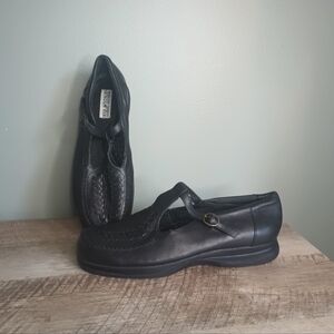 Deer Stags Womens Dark Academia Mary Jane Saddle Shoes 9.5 Black Dark Cottage